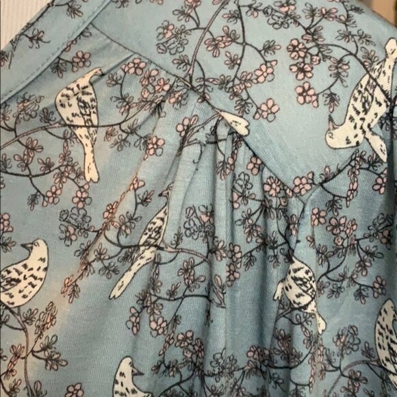 Blue/gray 🐦 top - Picture 2 of 5